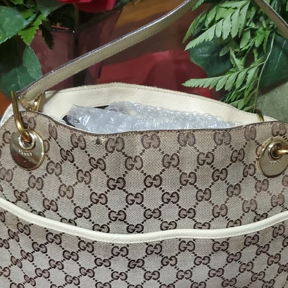 Gucci Eclipse Cream and Brown Shoulder Bag with Monogram Canvas - Picture 7 of 13